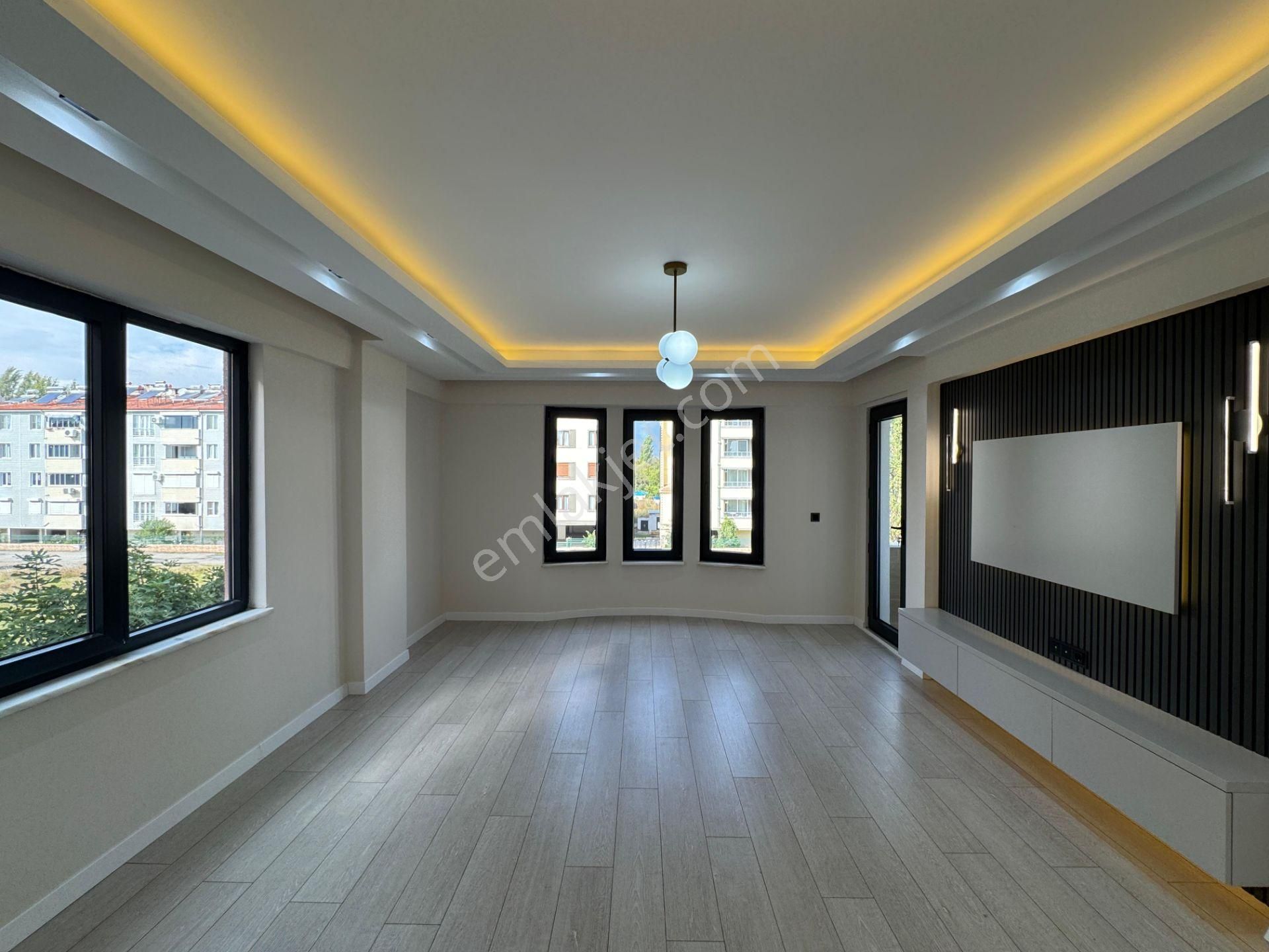 🟠🟠alfa'dan Akçay'da Satılık Lüx Tasarımlı Ön Cephe Arakat Çift Balkon Ayrı Mutfak 3+1 Daire E - Görsel 2