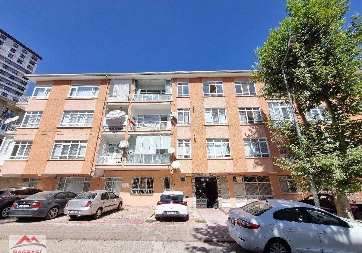 Aşağıeğlence Azık Sokak'ta 3+1 Bağımsız Güney Cephe Cam Balkonlu