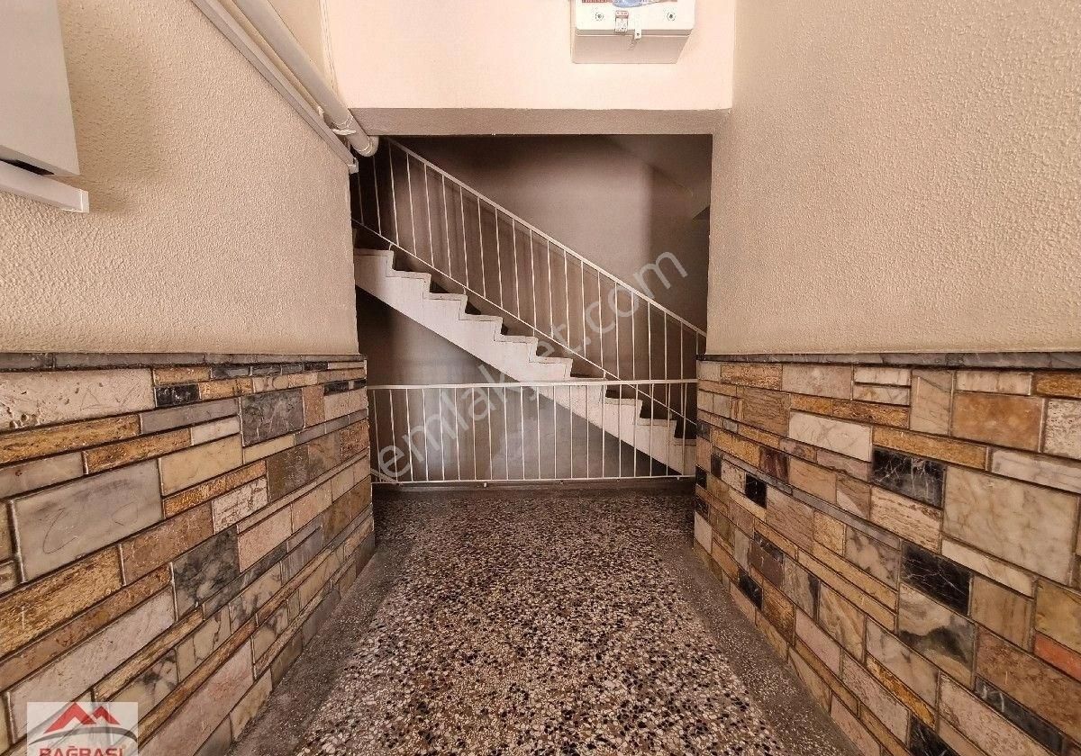 Aşağıeğlence Azık Sokak'ta 3+1 Bağımsız Güney Cephe Cam Balkonlu - Görsel 13