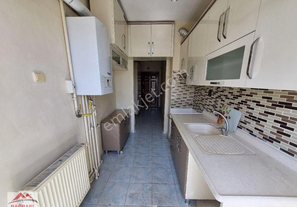 Aşağıeğlence Azık Sokak'ta 3+1 Bağımsız Güney Cephe Cam Balkonlu - Görsel 4