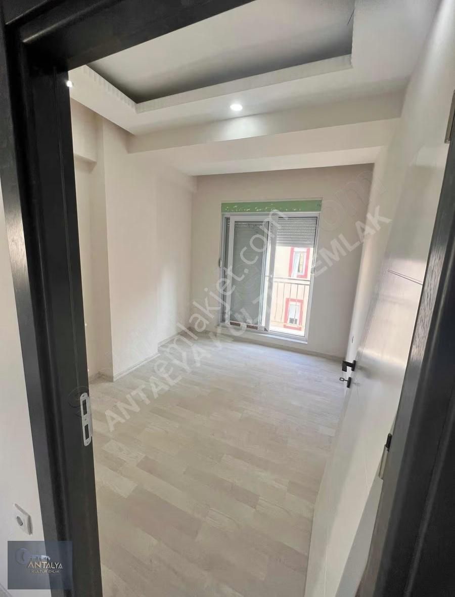 Ahatlı Mah 1+1 Asansörlü Ara Katta Satılık Daire. - Görsel 3