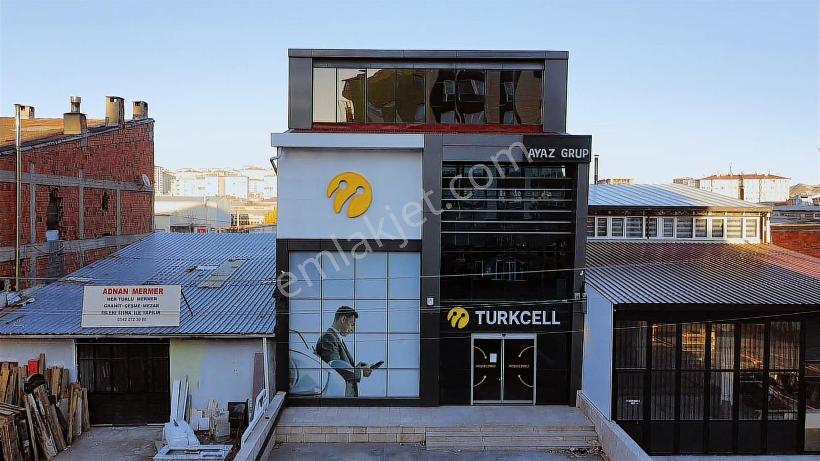 Hedef Emlak'tan Aksu Civarında 700 M2 Komple Kiralık Bina