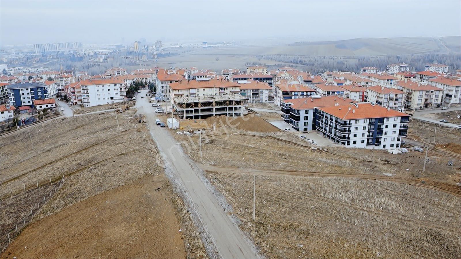 *altınova Da Yüksek Kat İmarlı Bi Daire Getirili Şehrin İçinde* - Görsel 23