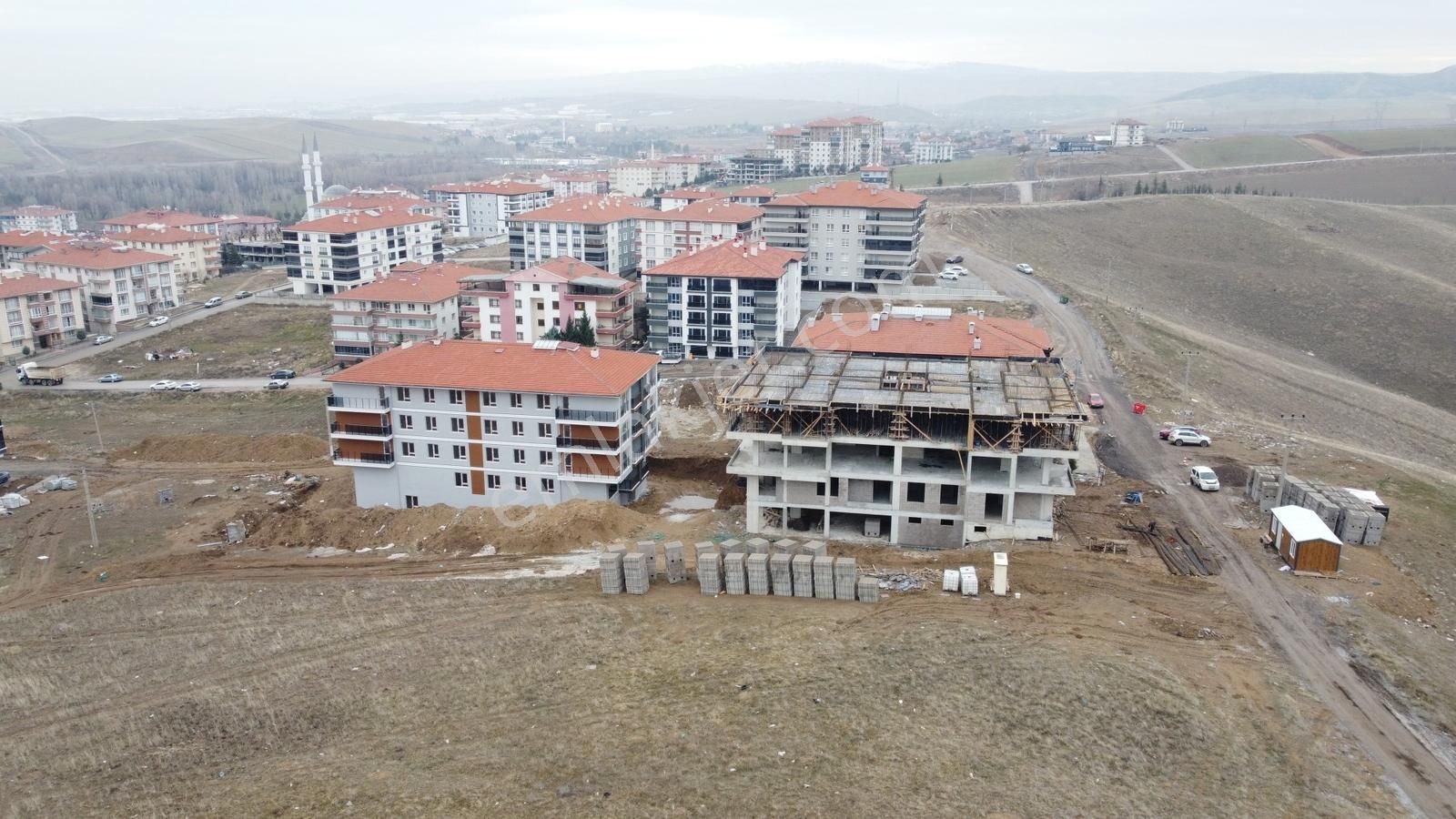 *altınova Da Yüksek Kat İmarlı Bi Daire Getirili Şehrin İçinde* - Görsel 6