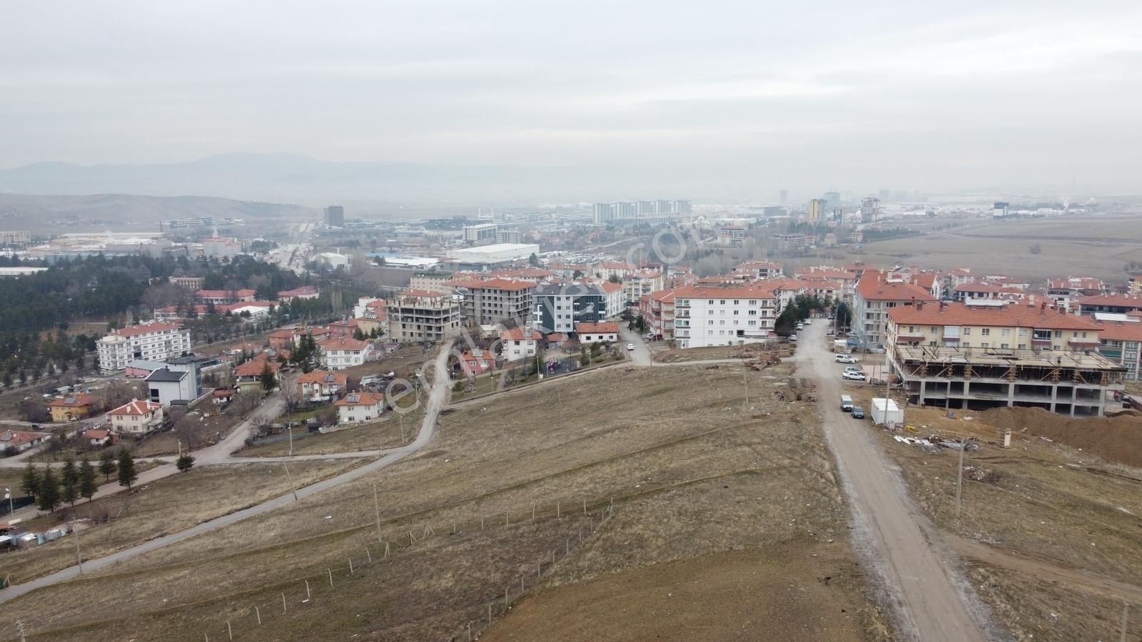 *altınova Da Yüksek Kat İmarlı Bi Daire Getirili Şehrin İçinde* - Görsel 3