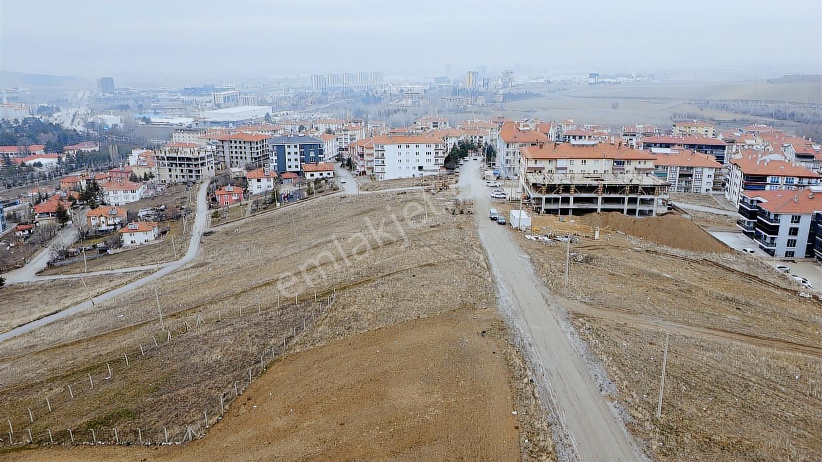 *altınova Da Yüksek Kat İmarlı Bi Daire Getirili Şehrin İçinde* - Görsel 4
