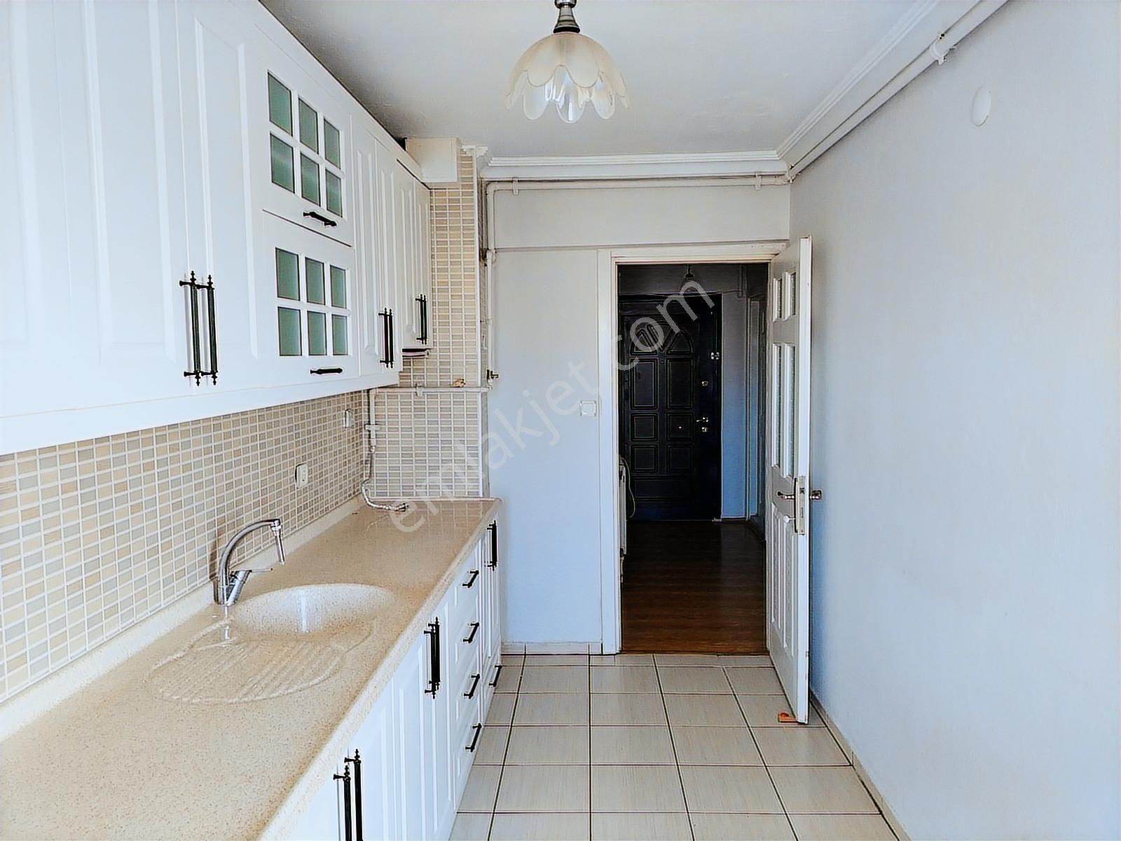 Bayraklı Smyrna Meydanı Yakını Kiralık 3+1 Bakımlı Daire - Görsel 16