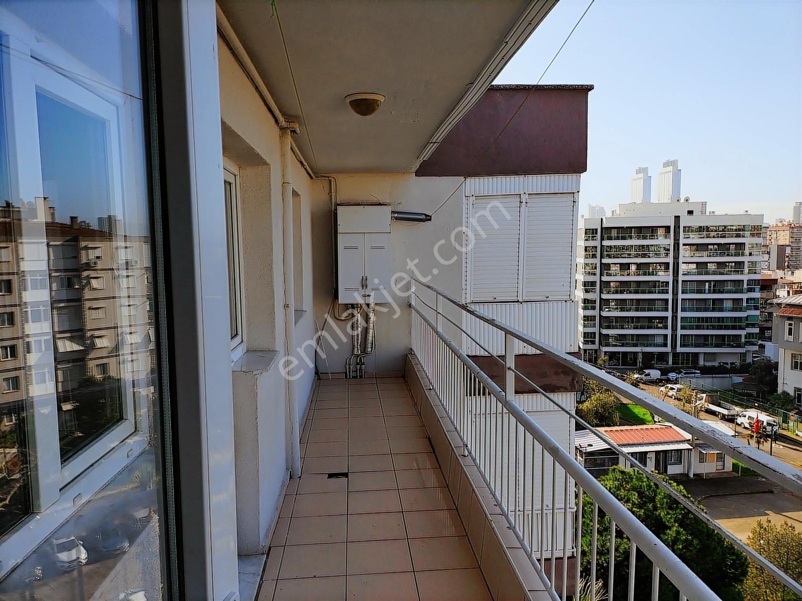Bayraklı Smyrna Meydanı Yakını Kiralık 3+1 Bakımlı Daire - Görsel 17