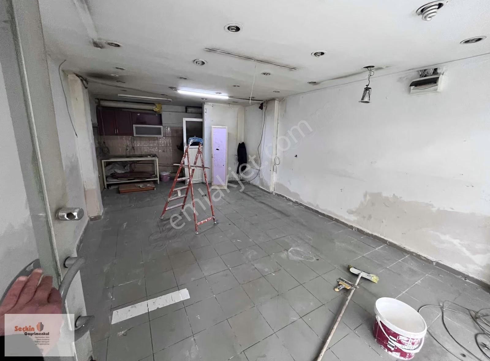 Maltepe Zümrütevlerde Cadde Üzerinde 35 M2 Dükkan - Görsel 9