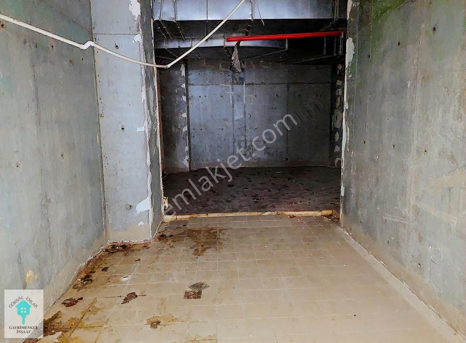 Esenyurt'ta Kiralık 2000 M2 Düz Giriş Ticari Alan - Görsel 10