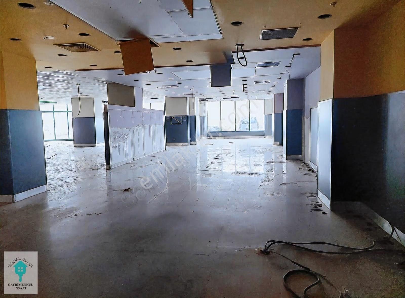 Esenyurt'ta Kiralık 2000 M2 Düz Giriş Ticari Alan - Görsel 9