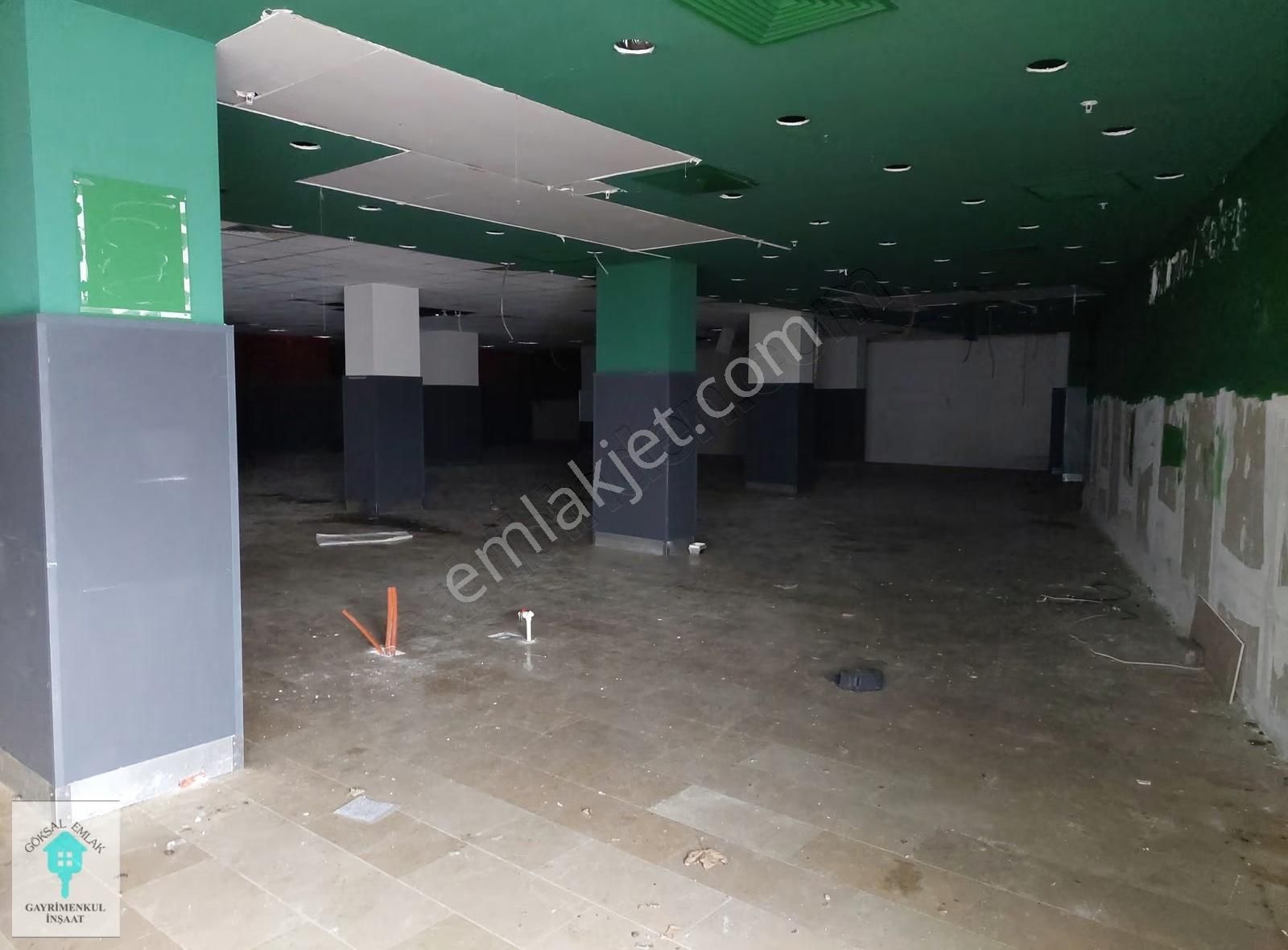 Esenyurt'ta Kiralık 2000 M2 Düz Giriş Ticari Alan - Görsel 12