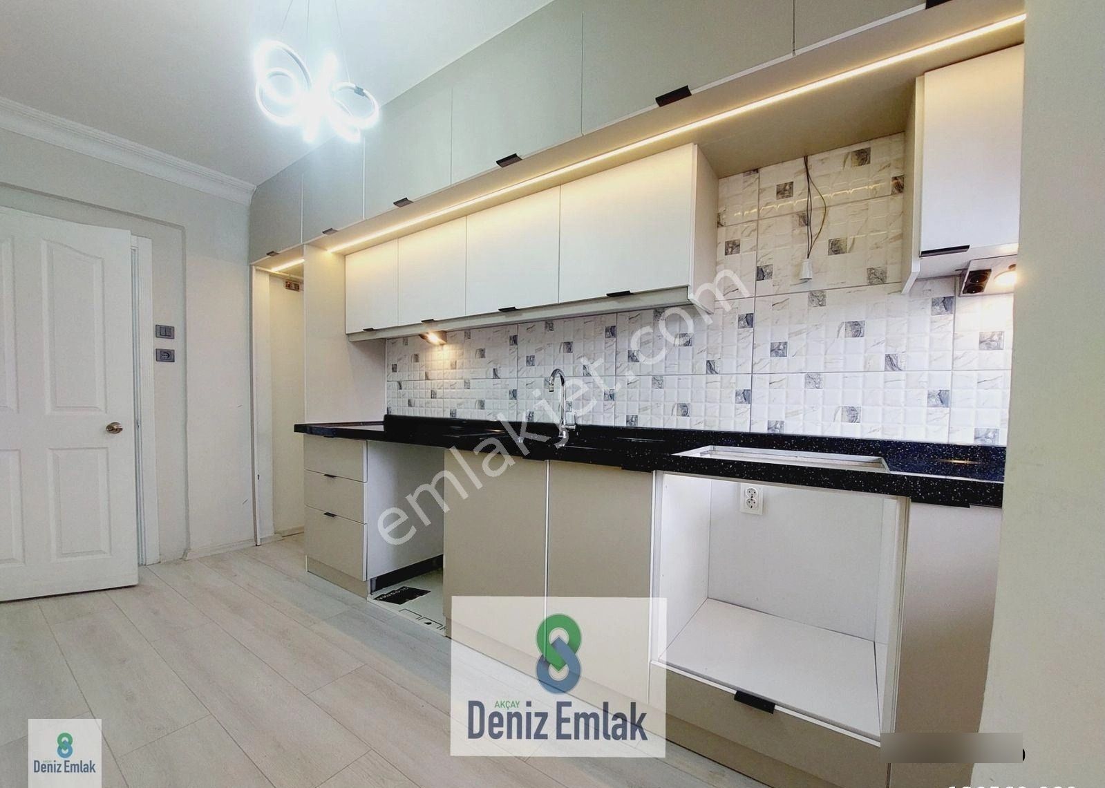 ♾️ Denizden Akçayda Kapalı Mutfaklı Ön Cephe Satılık 1+1 Daire.