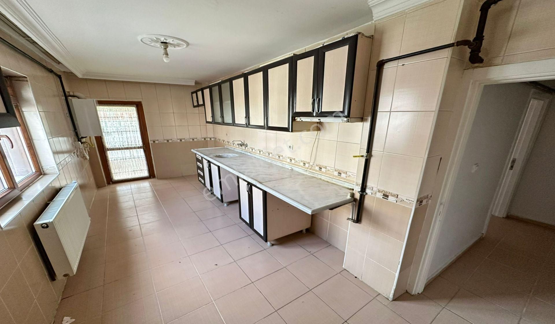 Kanuni 3+1 Cadde Üzeri Orta Katta Masrafsız Fırsat Daire