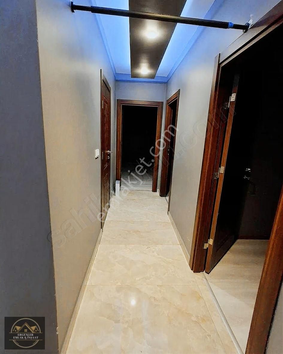 Ergenler Emlak'dan Göl Manzaralı Kapalı Otoparklı Satılık Daire - Görsel 5