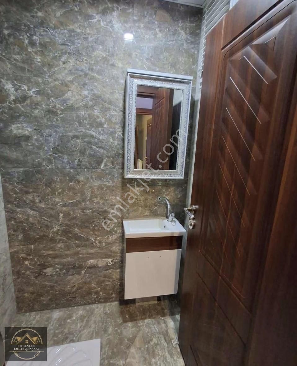 Ergenler Emlak'dan Göl Manzaralı Kapalı Otoparklı Satılık Daire - Görsel 2