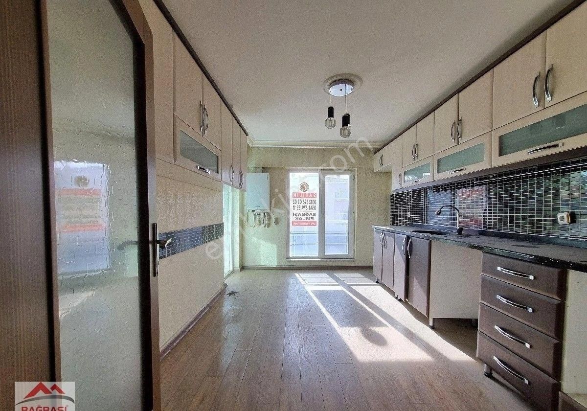 Aşağıeğlence Merkezde Kaçırılmayacak Daire Mükemmel Konumda Gülhane Hast.yanı Ortakat Asansörlü 3+1 - Görsel 32