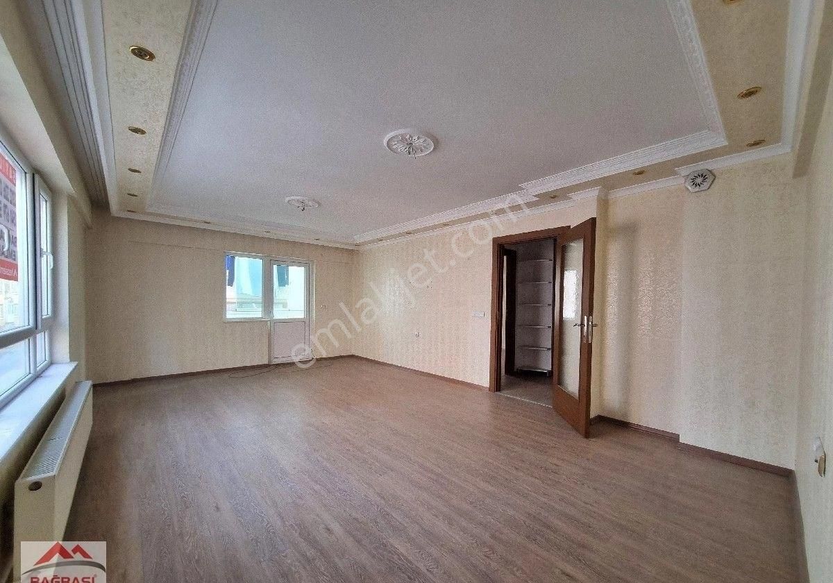 Aşağıeğlence Merkezde Kaçırılmayacak Daire Mükemmel Konumda Gülhane Hast.yanı Ortakat Asansörlü 3+1 - Görsel 3