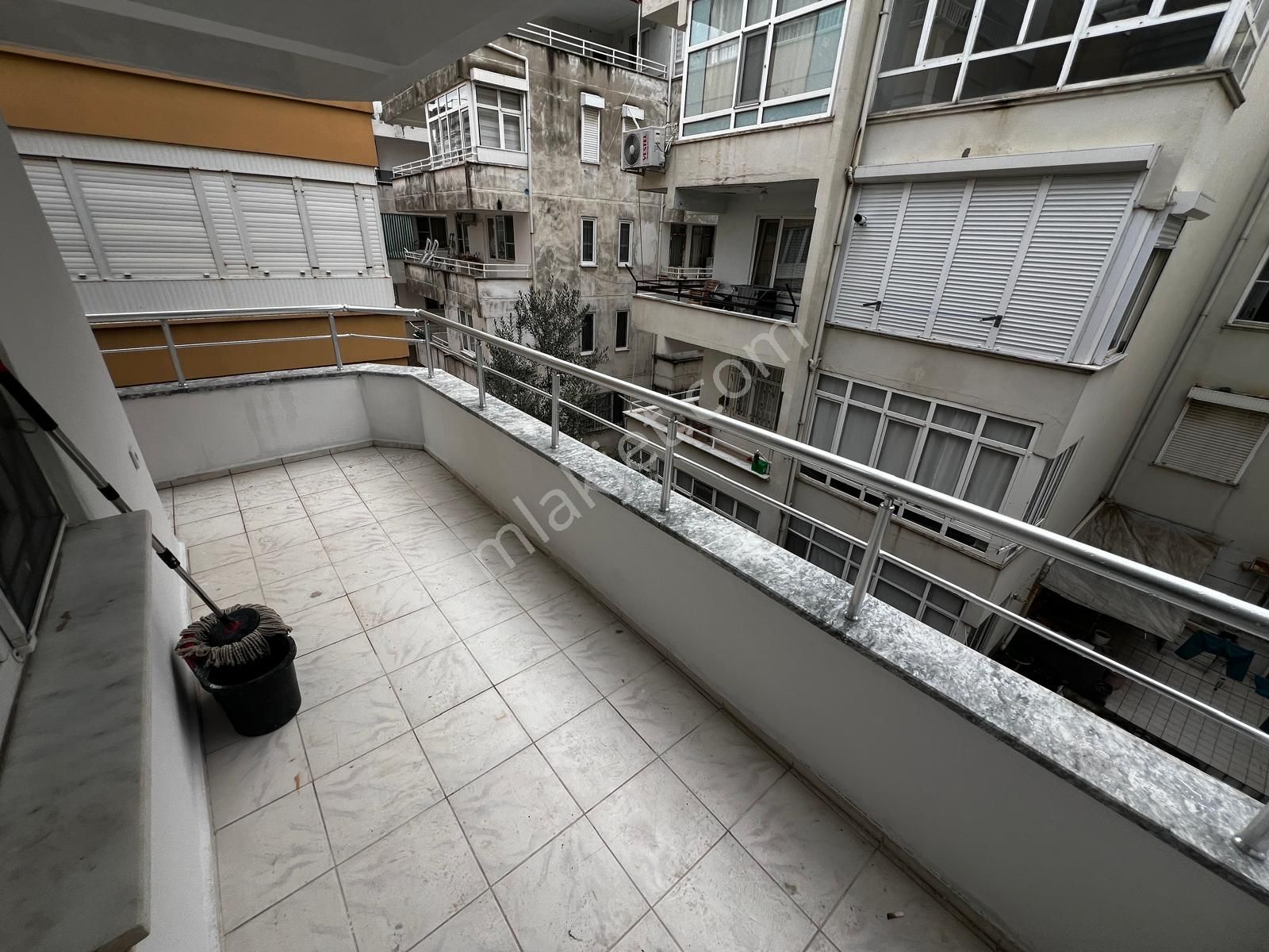 Yiğit'ten Akçay'da Ayrı Mutfaklı 2+1 Ara Kat Lüks Daire - Görsel 13