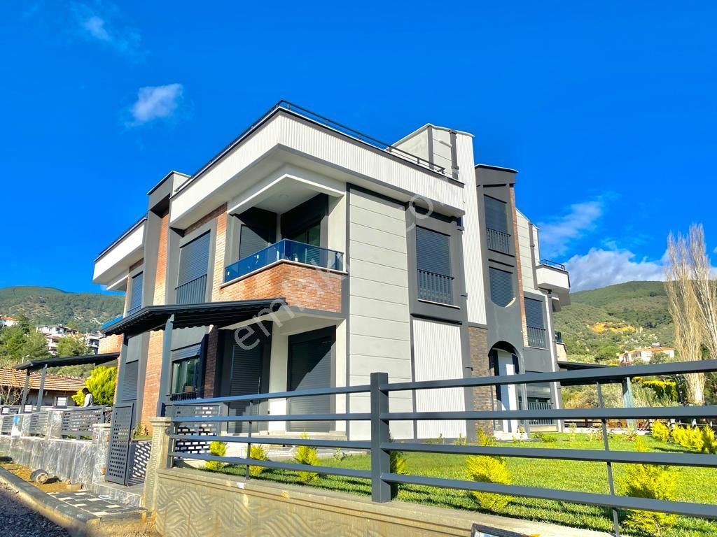 Yüksel'den Güre'de Huzurdolu Bir Yaşam Sizi Bekliyor 6+1 Ultra Lüx Satılık Villa