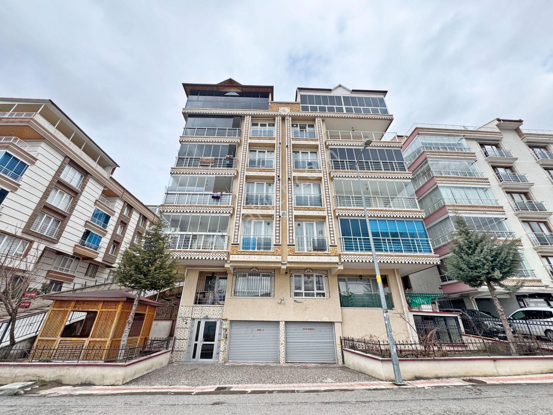 6+1 Bulvar Paraleli 2 Daire Olmaya Uygun Ankara Manzaralı Teras