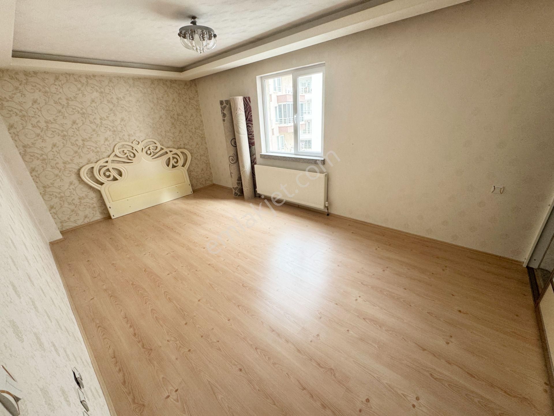 6+1 Bulvar Paraleli 2 Daire Olmaya Uygun Ankara Manzaralı Teras - Görsel 15