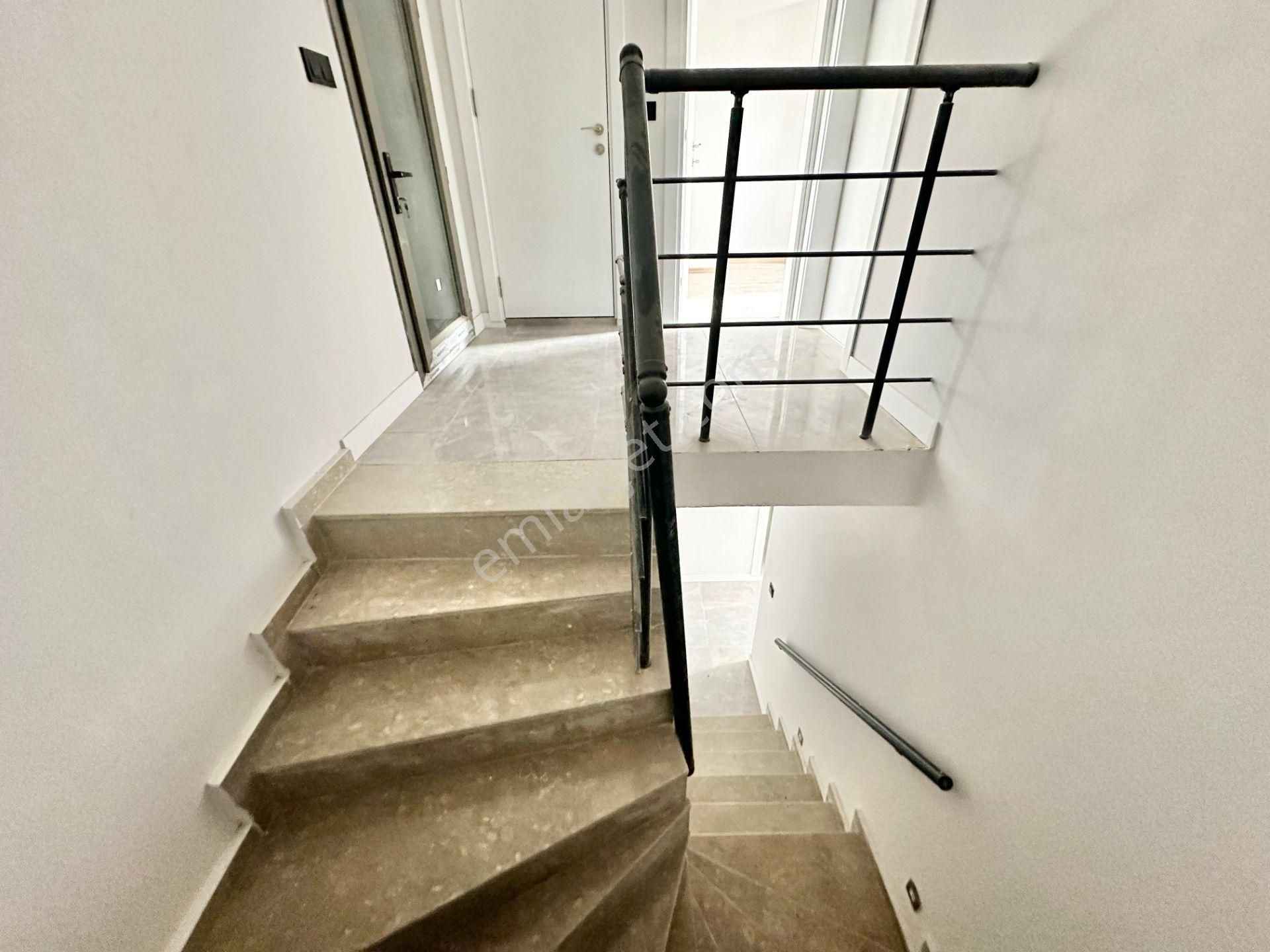 ꧁ay Emlaktan꧂akçay Merkezde Ön Cephe Doğa Manzaralı Çift Teraslı Satılık 4+1 Dubleks Daire - Görsel 29