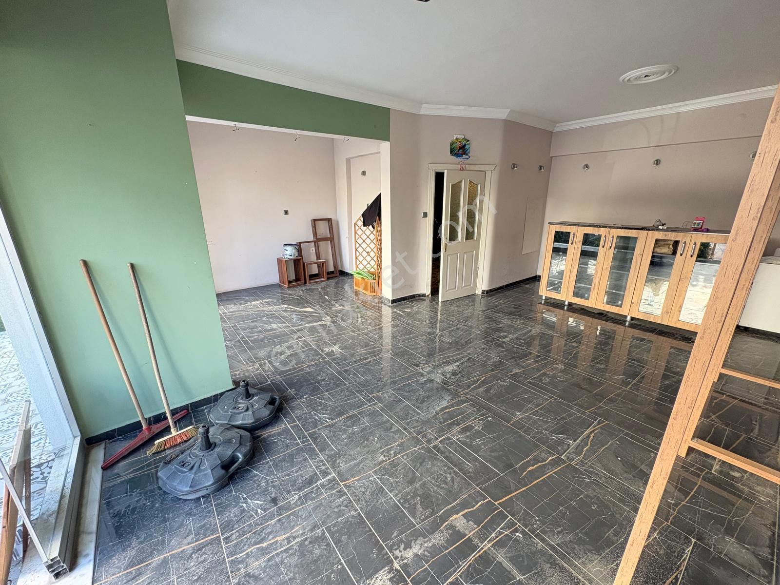 Prestij'den Cumhuriyet'te Hem Mesken Hem Ofis Satılık 2+1 Daire