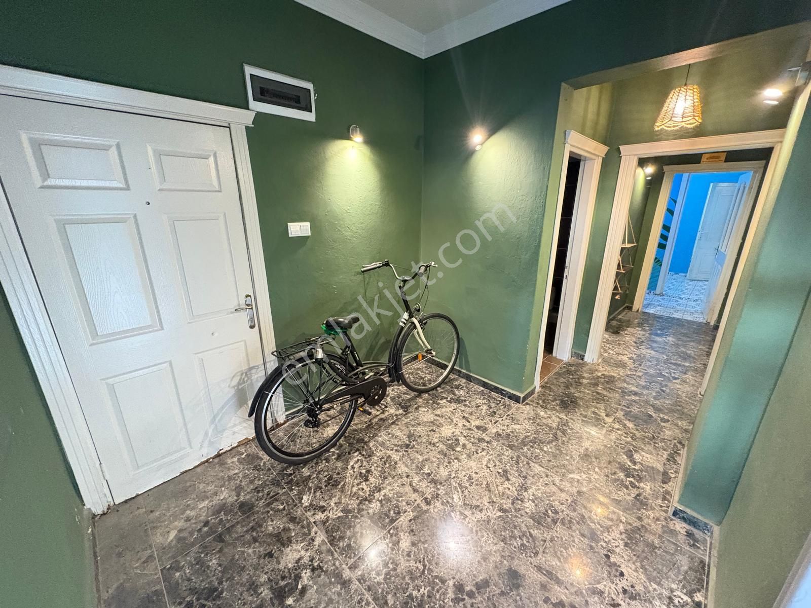 Prestij'den Cumhuriyet'te Hem Mesken Hem Ofis Satılık 2+1 Daire - Görsel 6