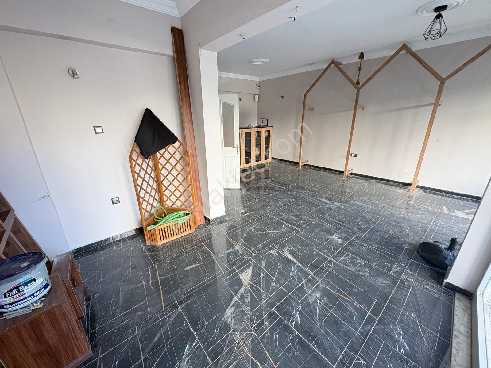 Prestij'den Cumhuriyet'te Hem Mesken Hem Ofis Satılık 2+1 Daire - Görsel 4