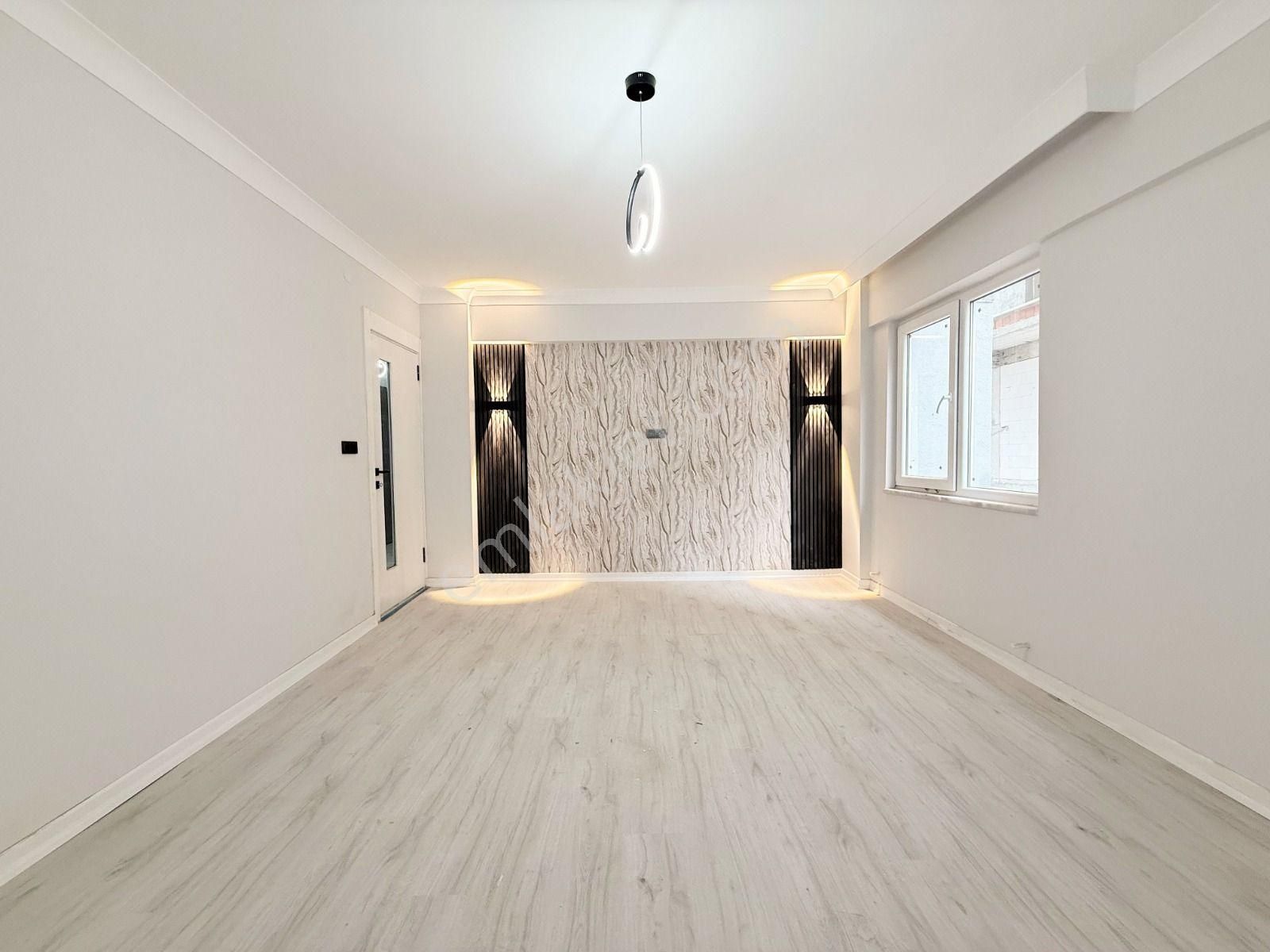 ꧁ay Emlaktan꧂akçay Merkezde Muhteşem Konumlu Denize Yakın İçi Komple Yapılı Satılık 2+1 Daire - Görsel 2