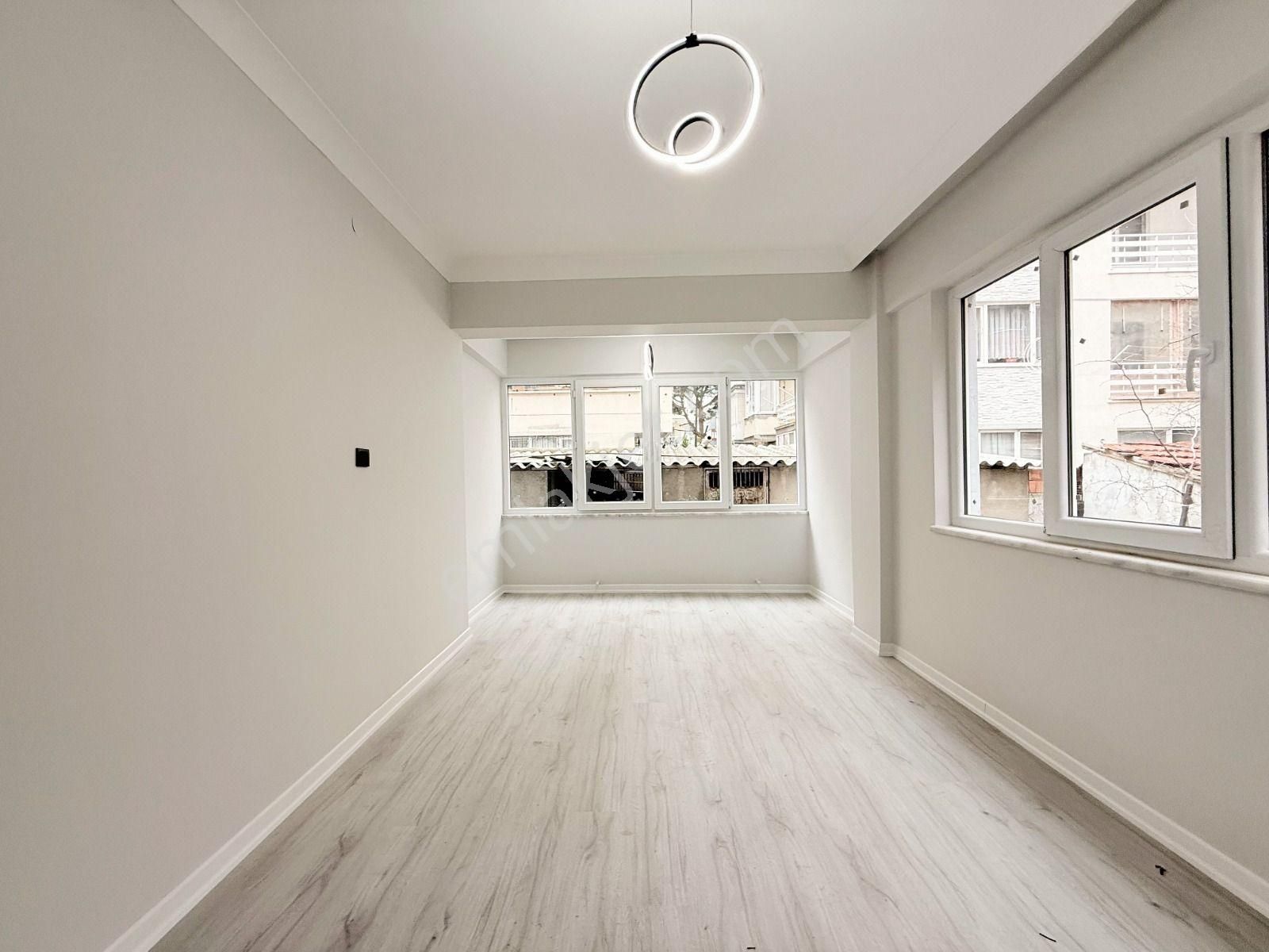 ꧁ay Emlaktan꧂akçay Merkezde Muhteşem Konumlu Denize Yakın İçi Komple Yapılı Satılık 2+1 Daire - Görsel 16