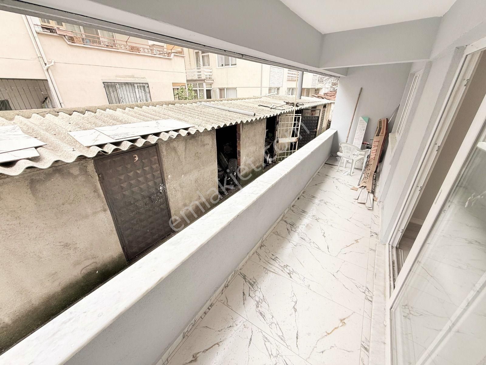 ꧁ay Emlaktan꧂akçay Merkezde Muhteşem Konumlu Denize Yakın İçi Komple Yapılı Satılık 2+1 Daire - Görsel 13