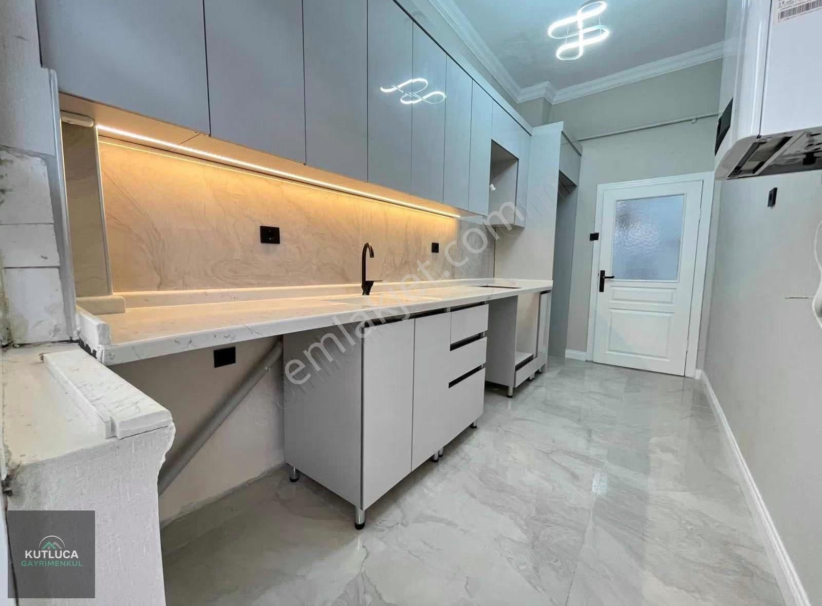 Dr.tevfik Sağlam Cad. Üzerinde Ultra Lüks 3+1 Bağımsız Balkonlu!