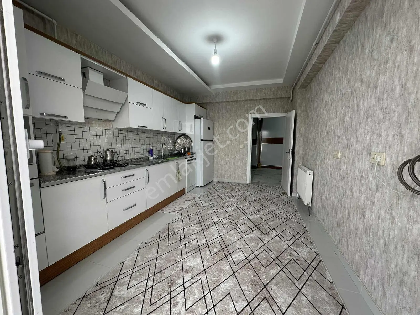 Fabrika Mahallesinde Satılık 3+1 Daire