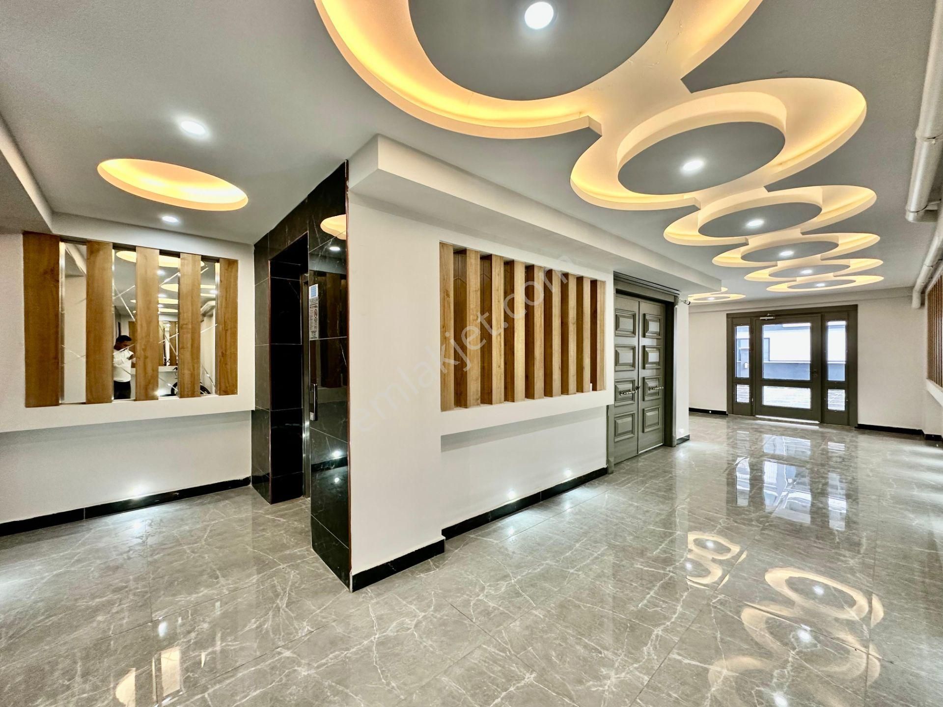 Utku Merkez Giriş Arka 2+1 3975