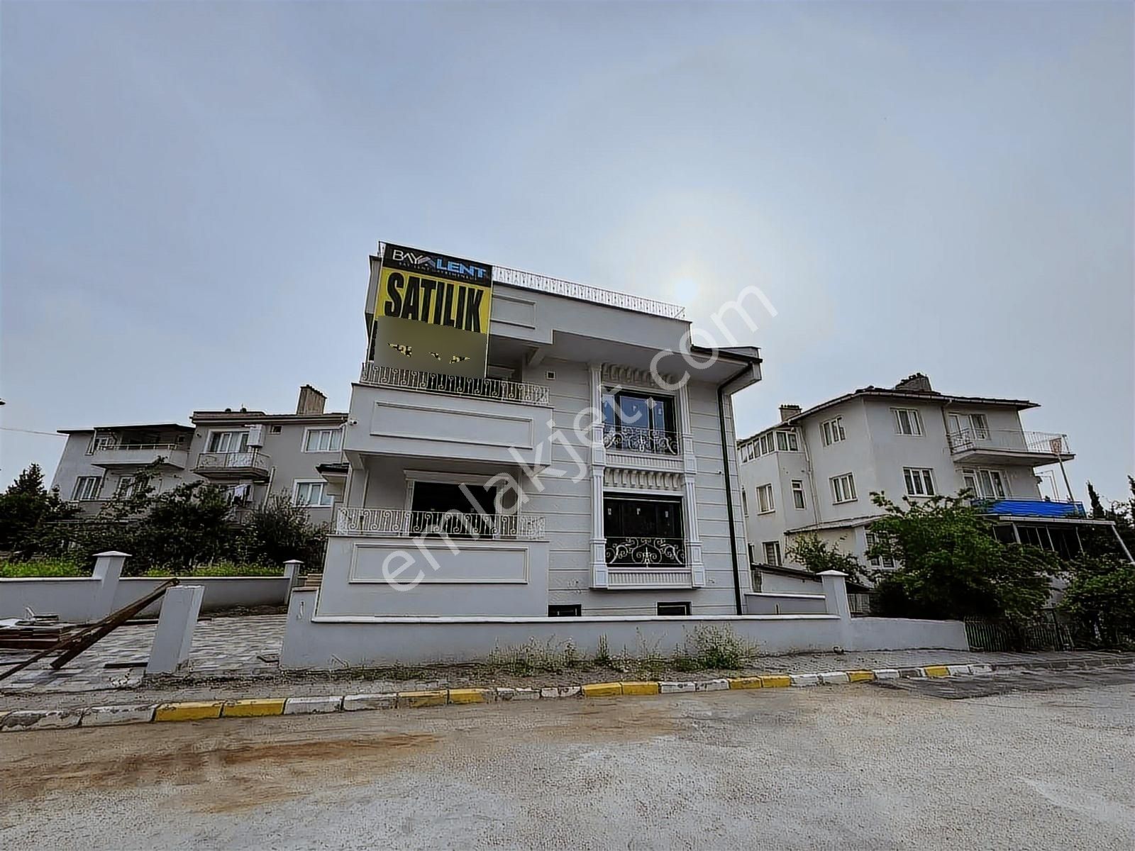 Bay-lent Gayrimenkulden Eşsiz Manzaralı Satılık Lüks Villa - Görsel 24