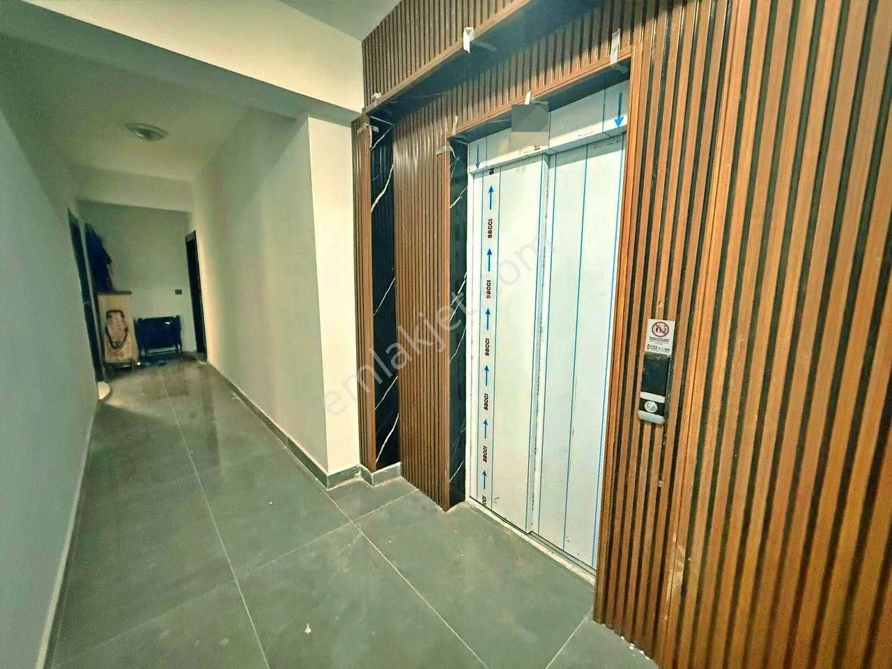 Uytundan Akçay Kordonda Denize 50 Metre 1+1 Lüks Daire