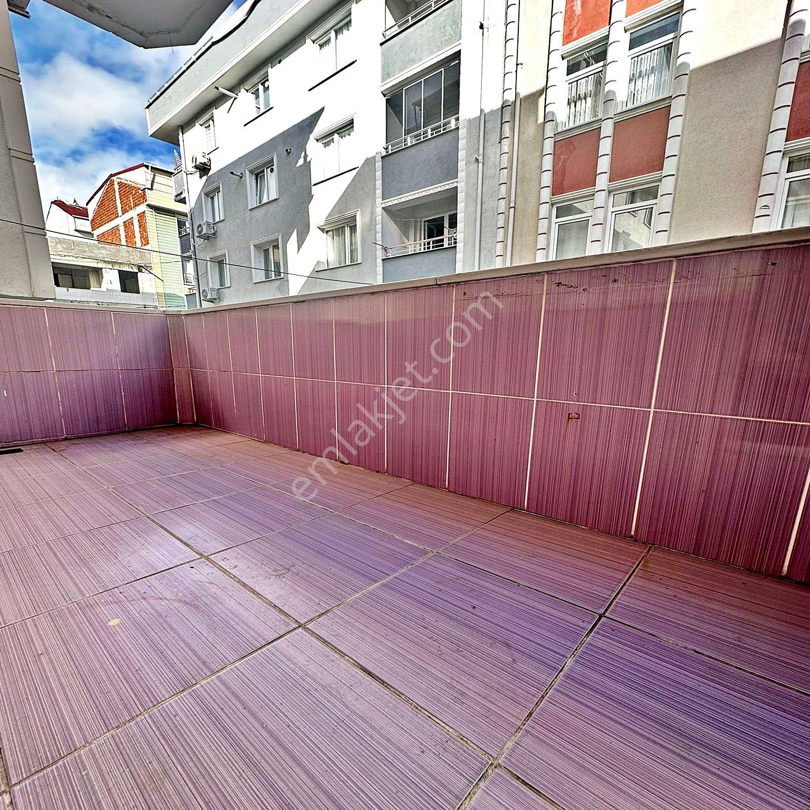 Kıraç Hürriyet Mahallesinde Satılık 2+1 Balkonlu Ara Kat Daire - Görsel 17