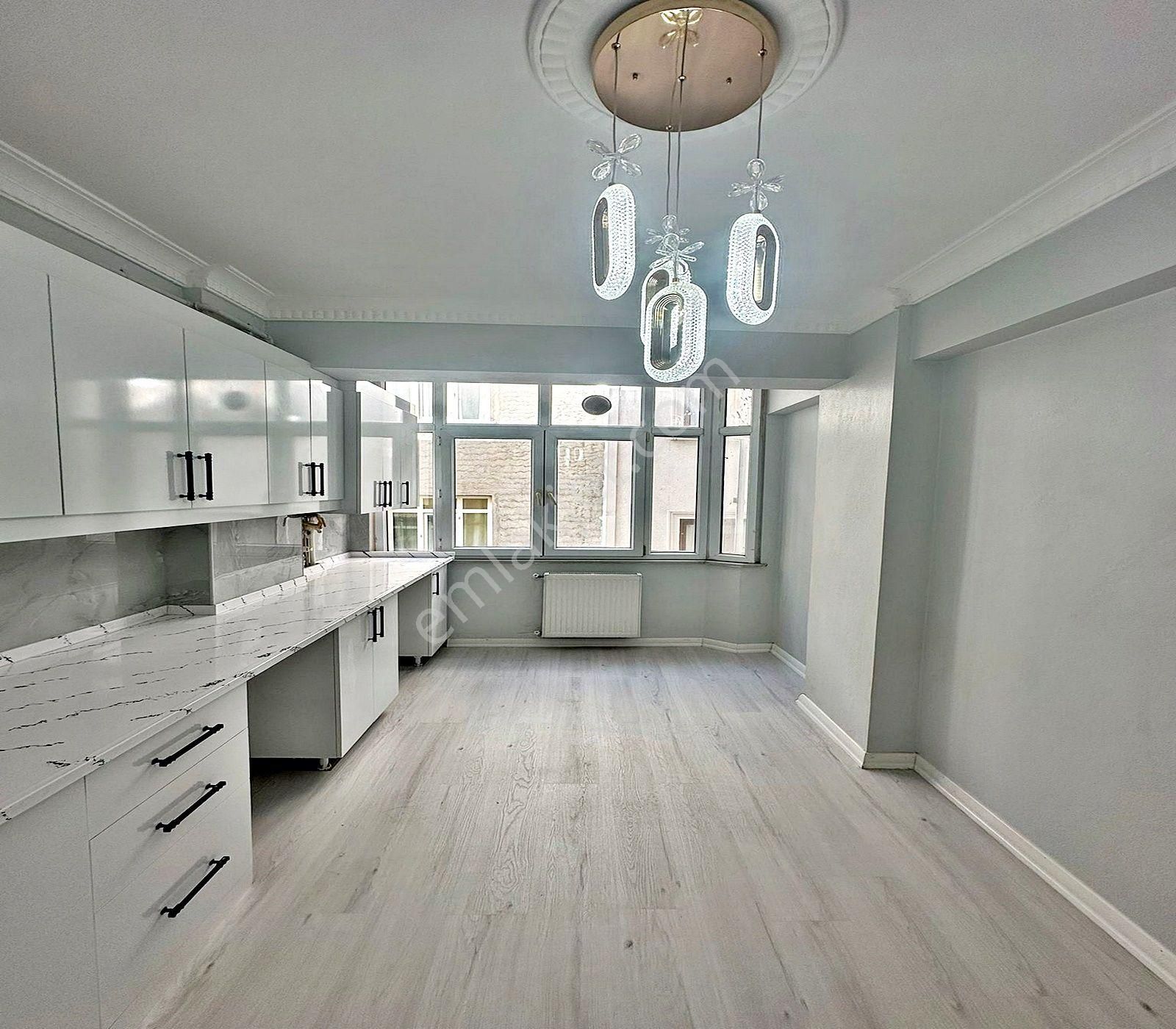 Kıraç Hürriyet Mahallesinde Satılık 2+1 Balkonlu Ara Kat Daire - Görsel 28