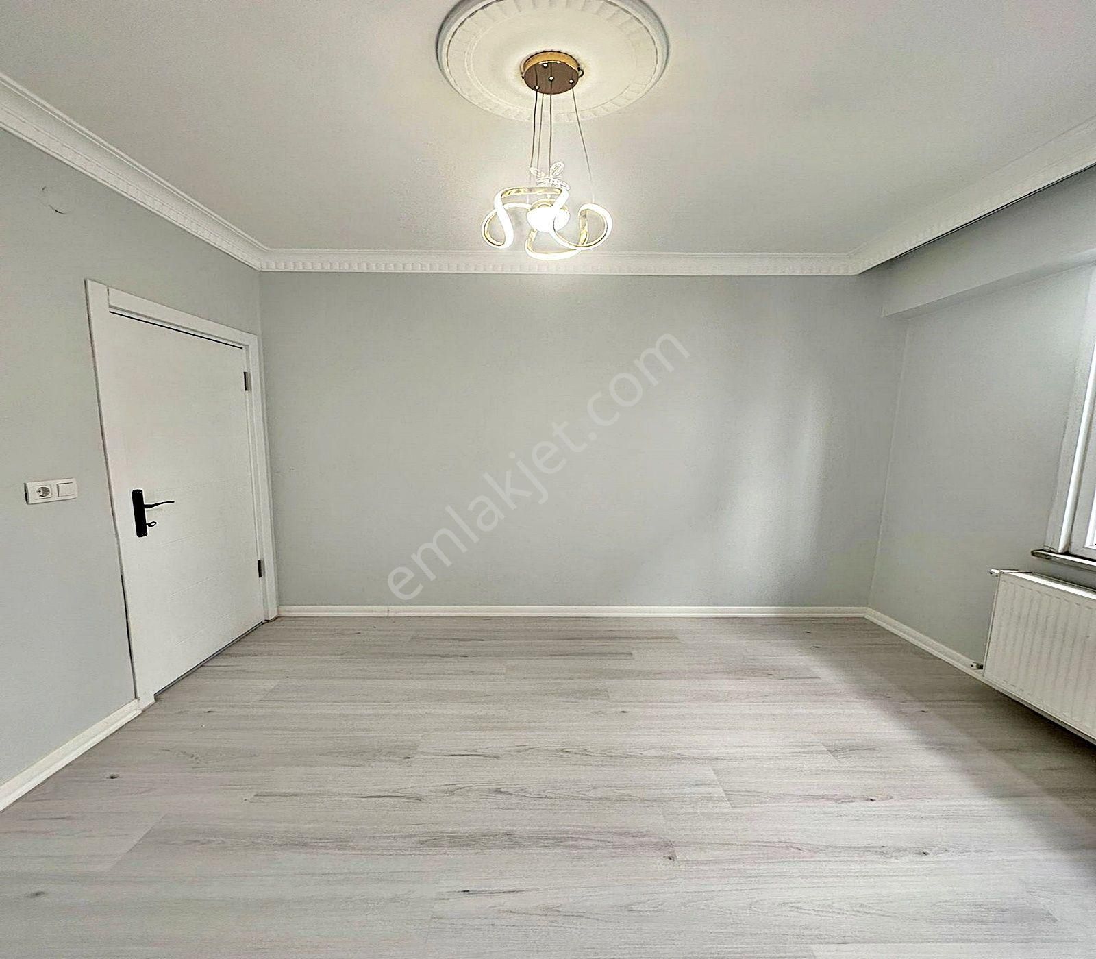 Kıraç Hürriyet Mahallesinde Satılık 2+1 Balkonlu Ara Kat Daire - Görsel 4