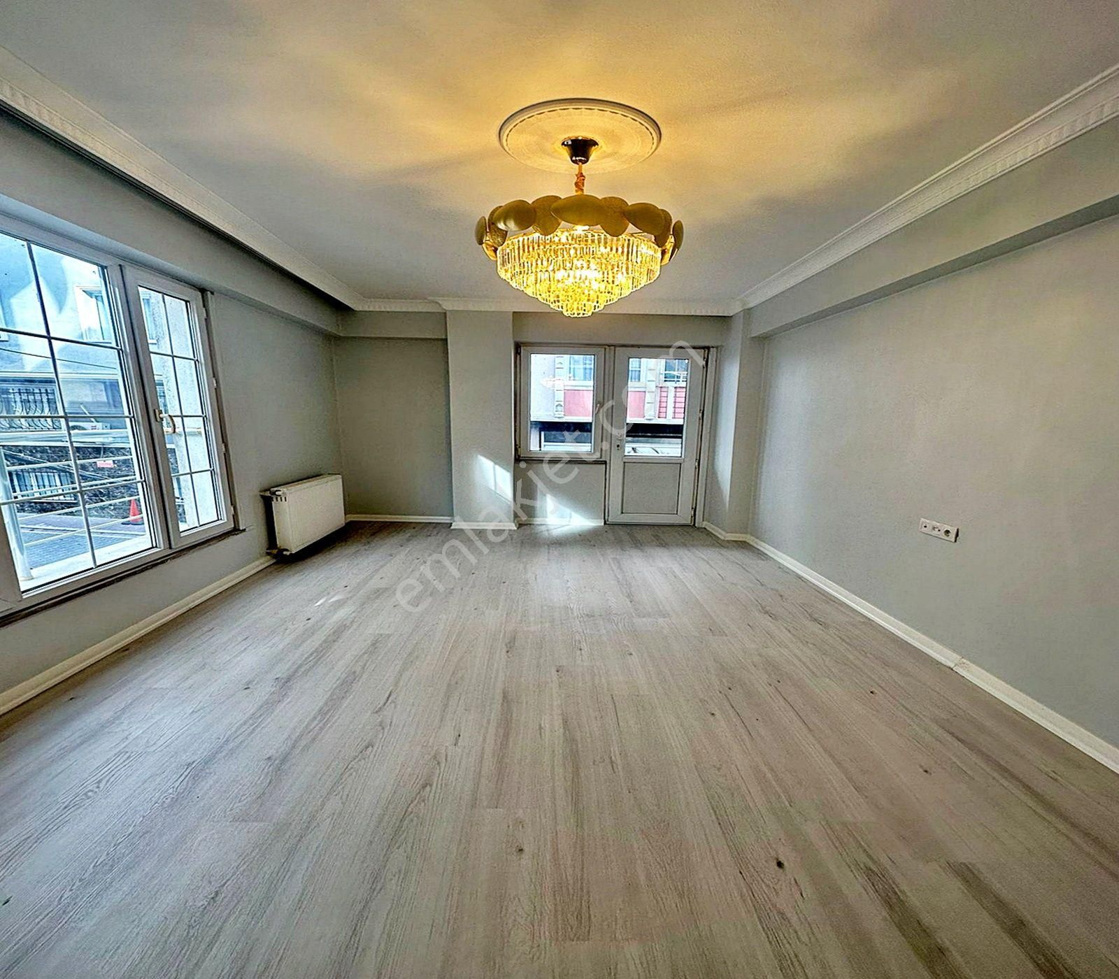 Kıraç Hürriyet Mahallesinde Satılık 2+1 Balkonlu Ara Kat Daire - Görsel 2