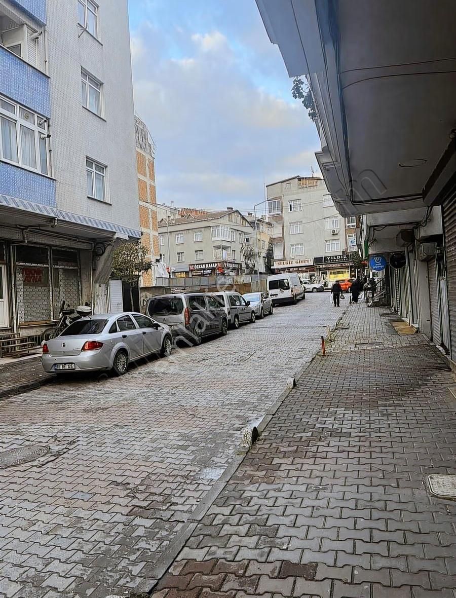 Bahçelievler Yenibosna Çobançeşmede Depolu Dükkan Giriş Bodrum