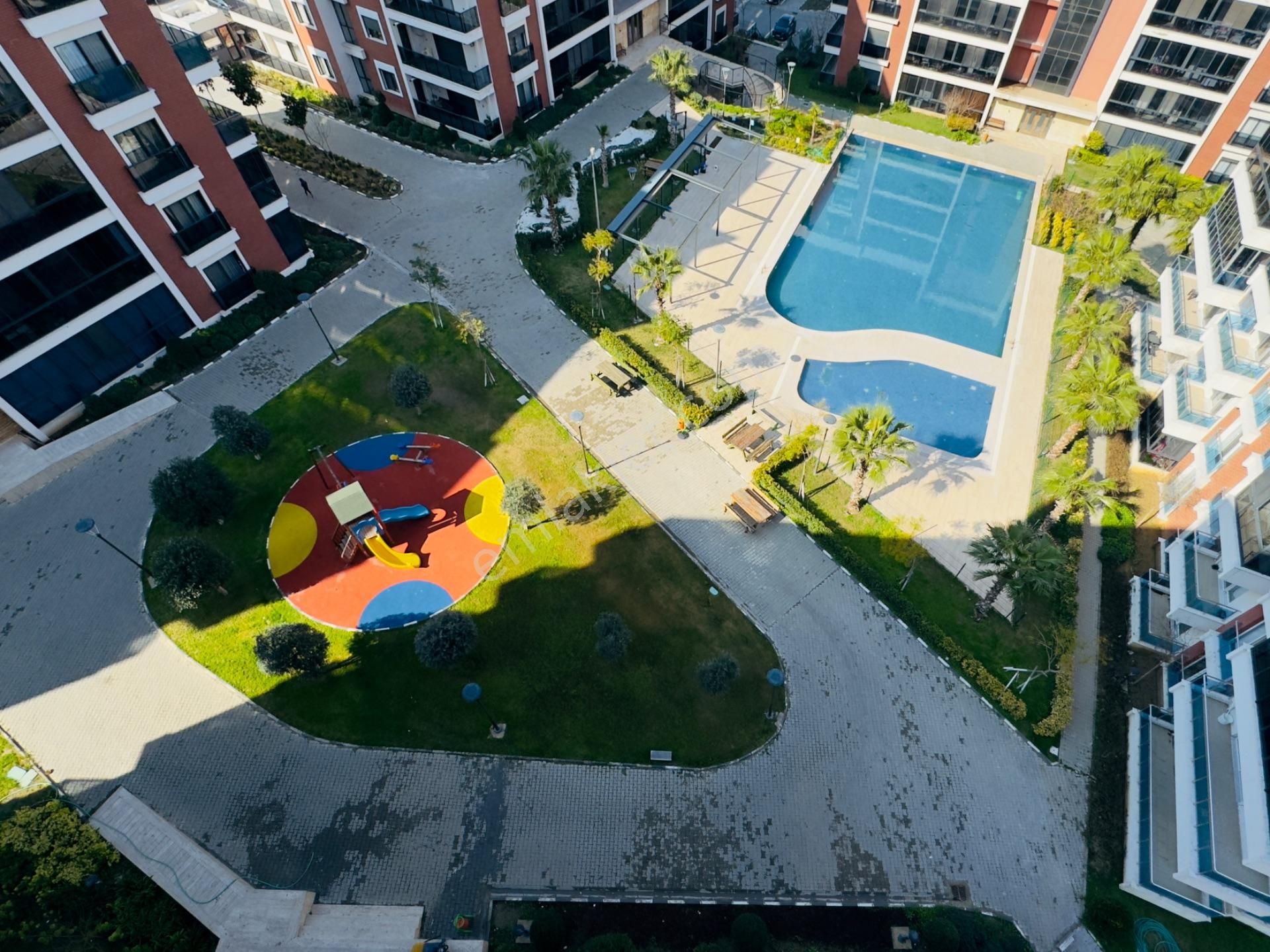 Flora Park Evleri Sitesinde Havuz Cepheli 3+1 Kiralık Arakat Köşe Daire - Görsel 5