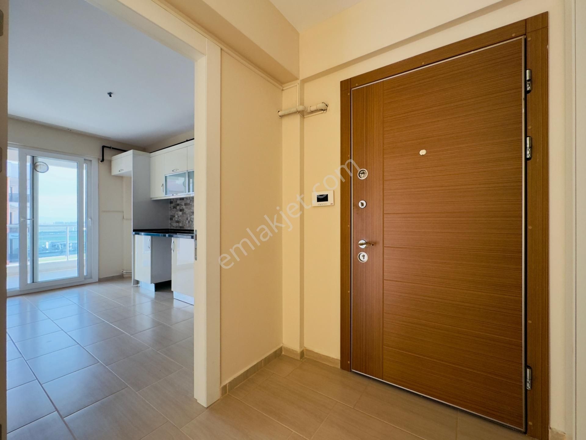 Flora Park Evleri Sitesinde Havuz Cepheli 3+1 Kiralık Arakat Köşe Daire - Görsel 9