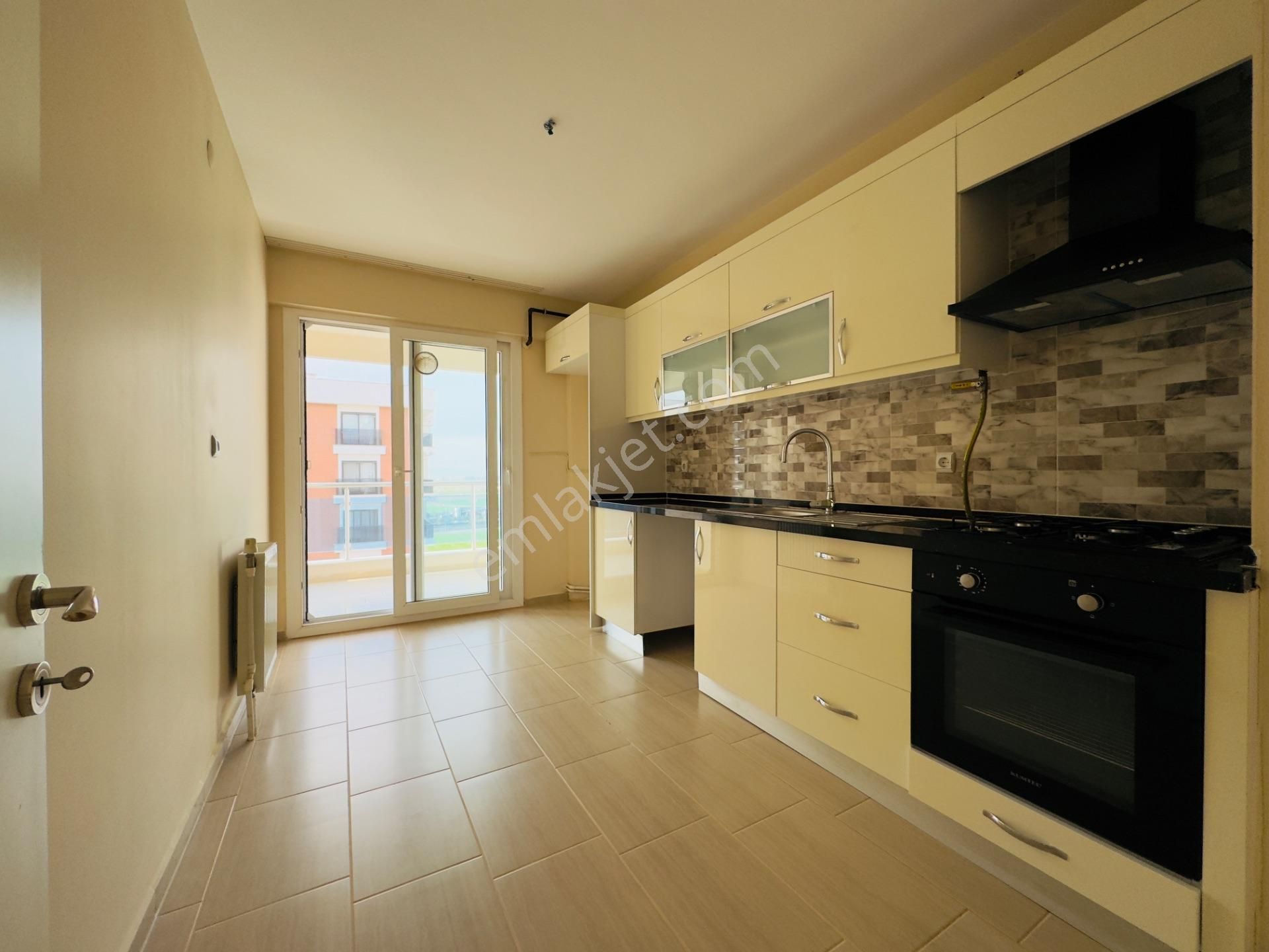 Flora Park Evleri Sitesinde Havuz Cepheli 3+1 Kiralık Arakat Köşe Daire - Görsel 10