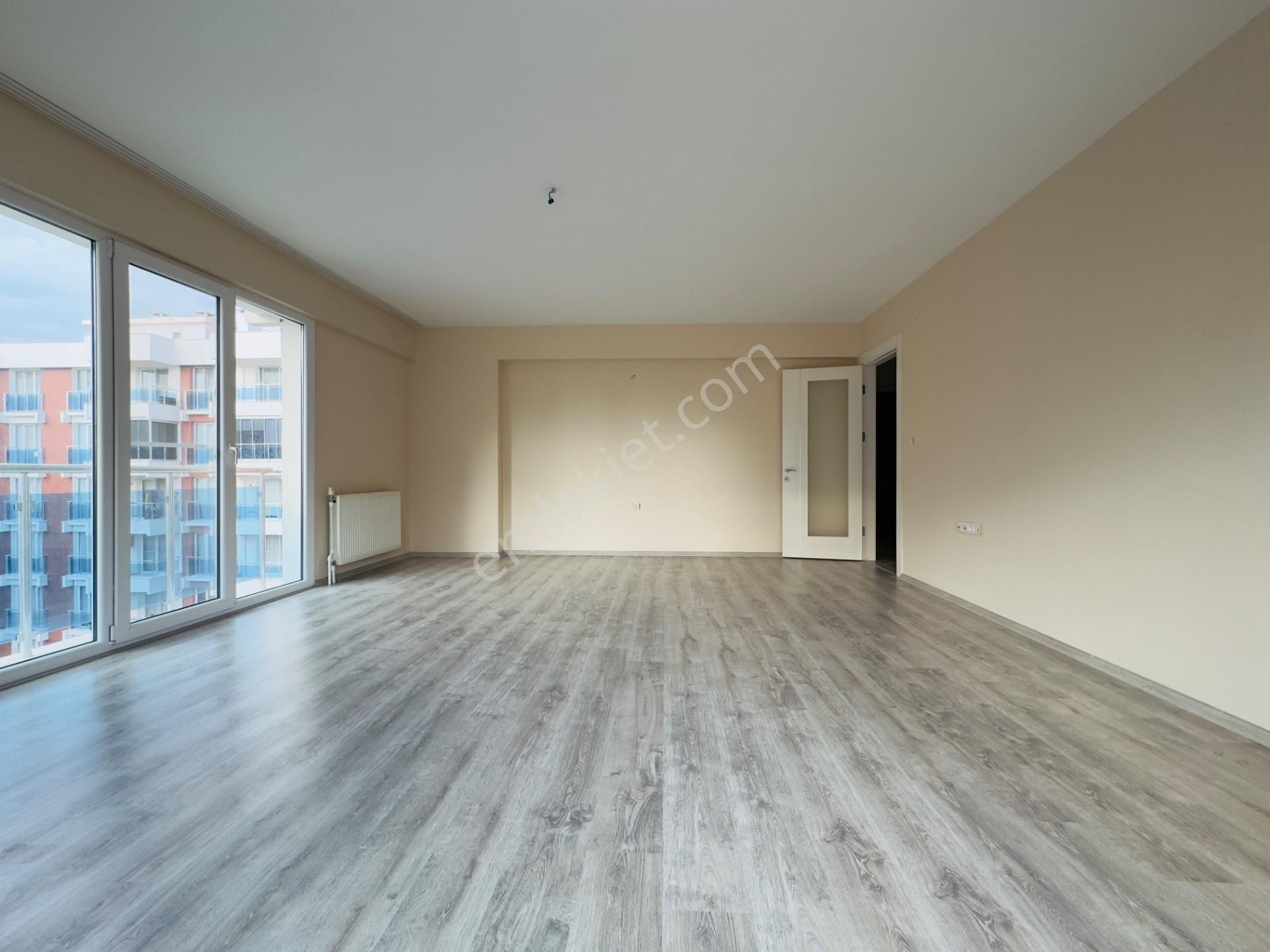 Flora Park Evleri Sitesinde Havuz Cepheli 3+1 Kiralık Arakat Köşe Daire - Görsel 19