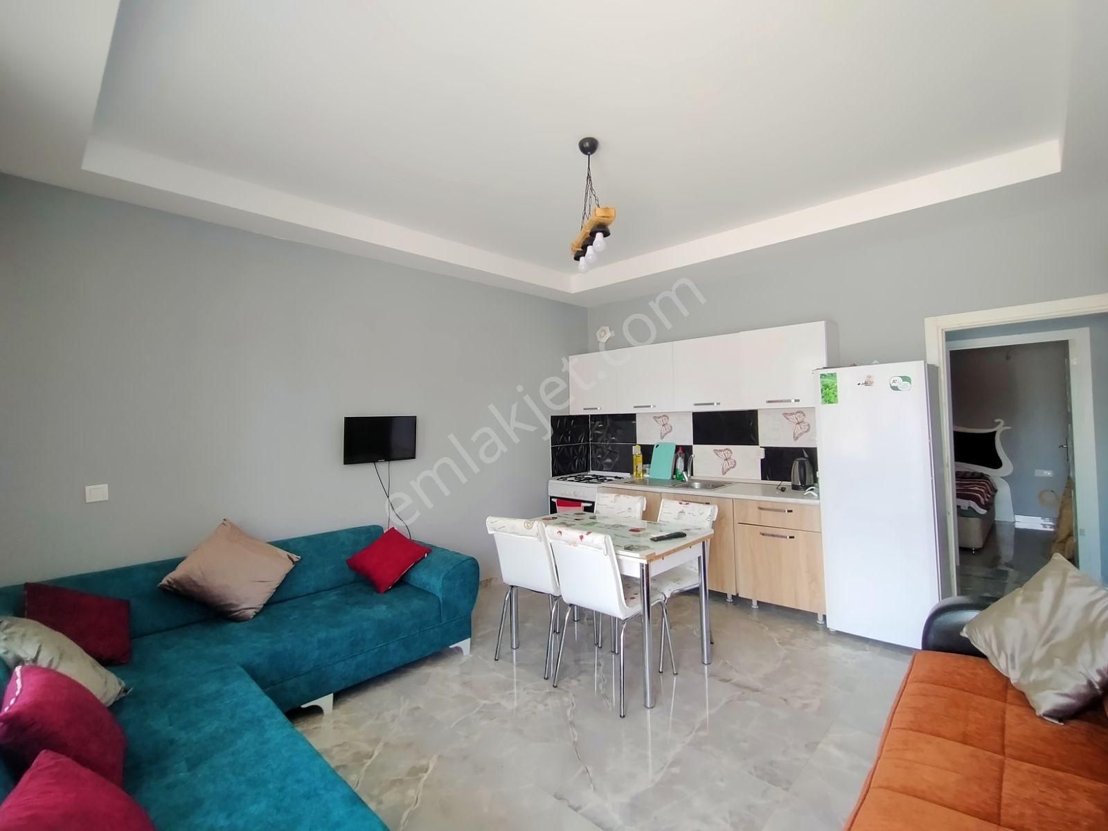 Kundu Oteller Bölgesinde Havuzlu Sitede 1+1 Eşyalı Giriş Kat - Görsel 9