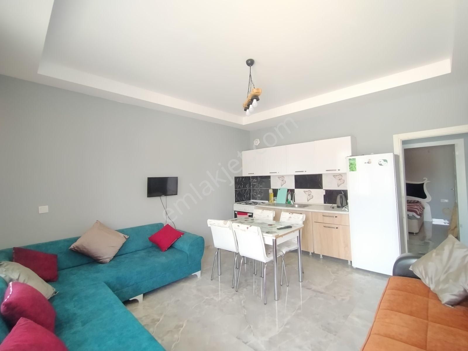 Kundu Oteller Bölgesinde Havuzlu Sitede 1+1 Eşyalı Giriş Kat - Görsel 6