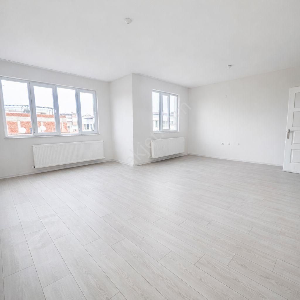 Cumhuriyet Mahallesi’nde Kiralık 3+1 Geniş Ve Ferah Daire - Görsel 3